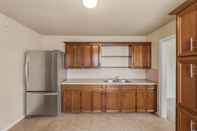 Photo - 7215 Apache St