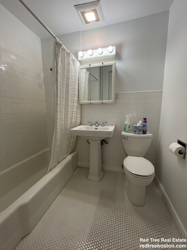 Photo - 869 Beacon St Unit 3