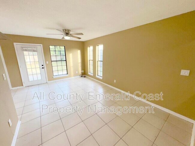 Photo - 875 Fairview Dr