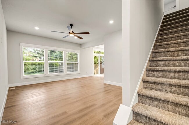 Photo - 300 N Bissell Rd