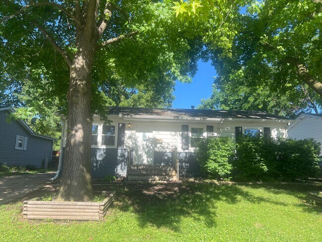 3 BEDROOM MOVE IN READY HOME!! - 3 BEDROOM MOVE IN READY HOME!!
