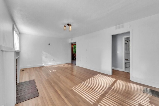 Photo - Beautifully Maintained 3BR/1BA Residence N...