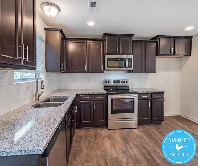 Photo - 512 Hobkirks Pl