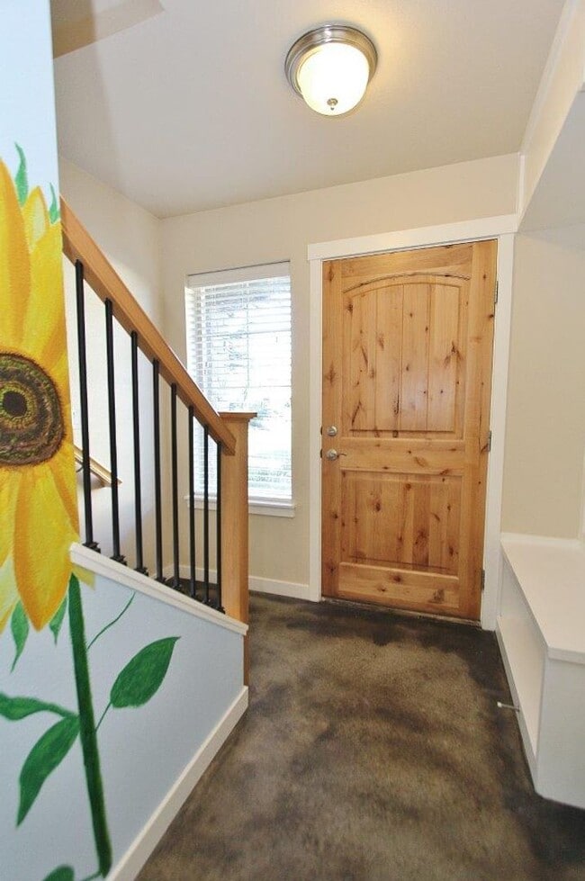 Photo - Immaculate Townhouse w/2 Car-Garage