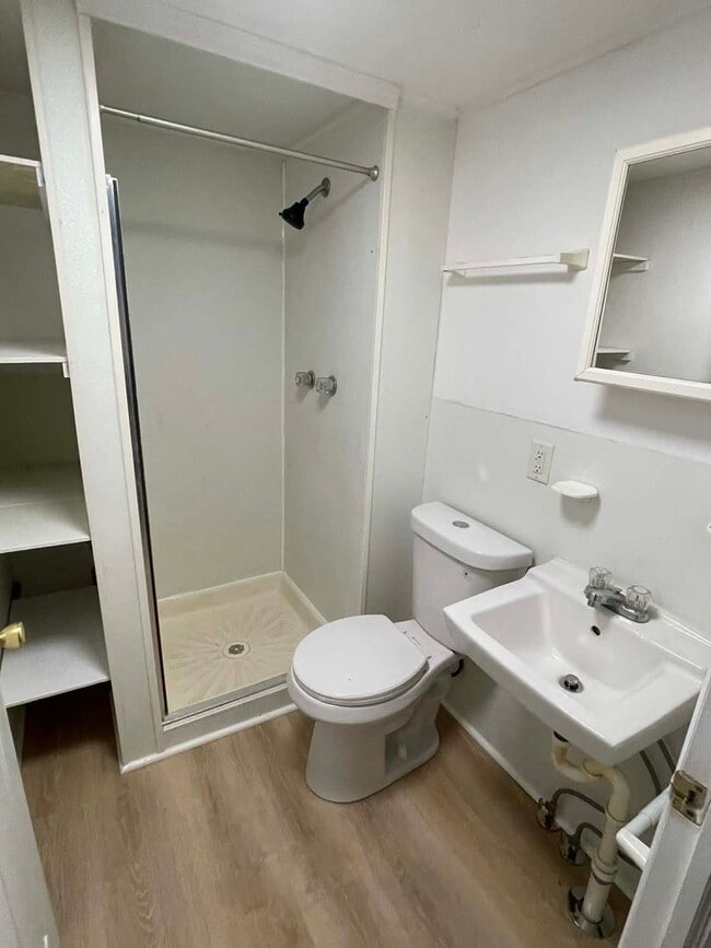 Photo - 1104 Anderson Ave Unit Upper