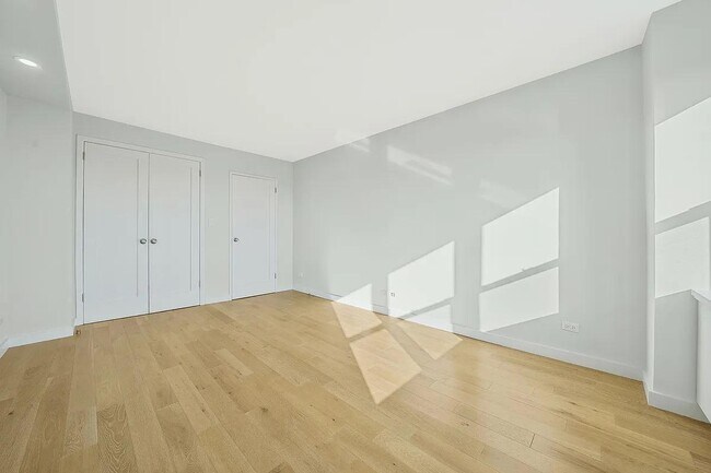 Photo - 460 E 79th St