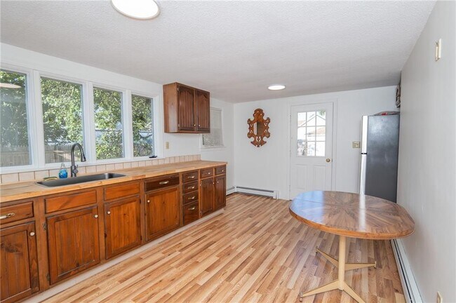 Photo - 137A Kingstown Rd