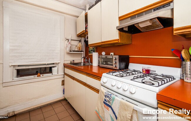 94 W Cedar St Unit 2