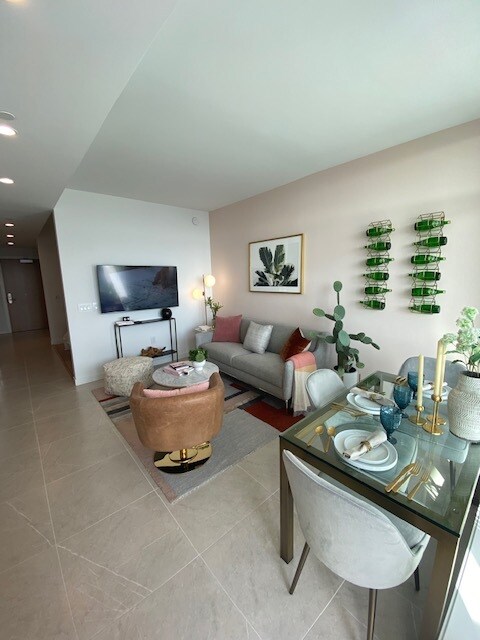 Photo - 1212 S Flower St