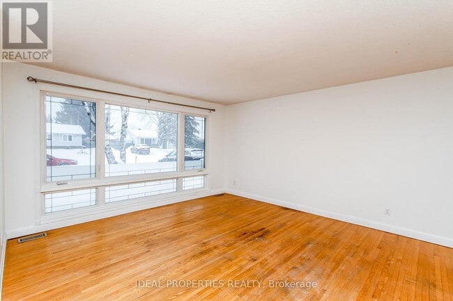 Photo - 103 Sherwood St