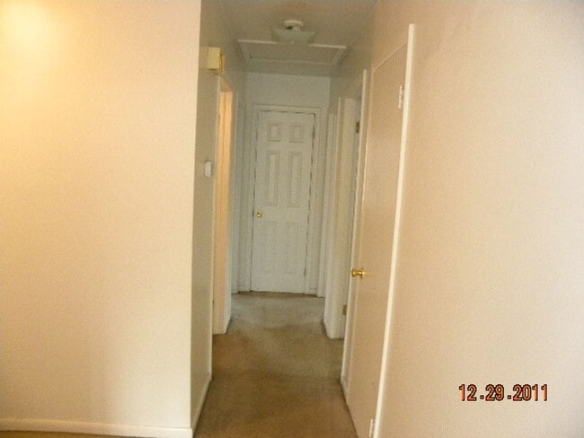 Photo - 198 Cornell Dr