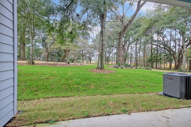 Photo - Available April 10th. Great 3 BR/3.5 BA Townhouse in Park Circle!