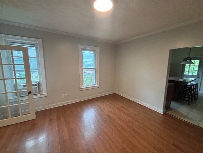 Building Photo - 507 Welles St