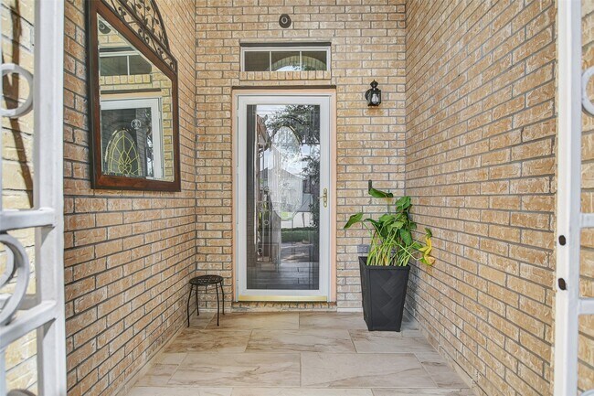 Photo - 10011 Gil Jr Ln