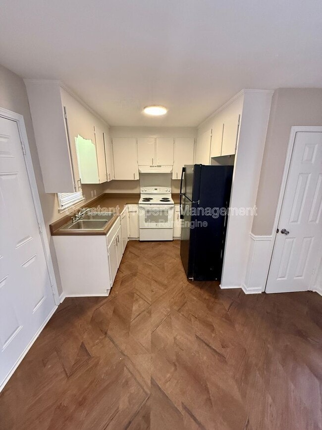 Photo - 1880 Clinton Rd