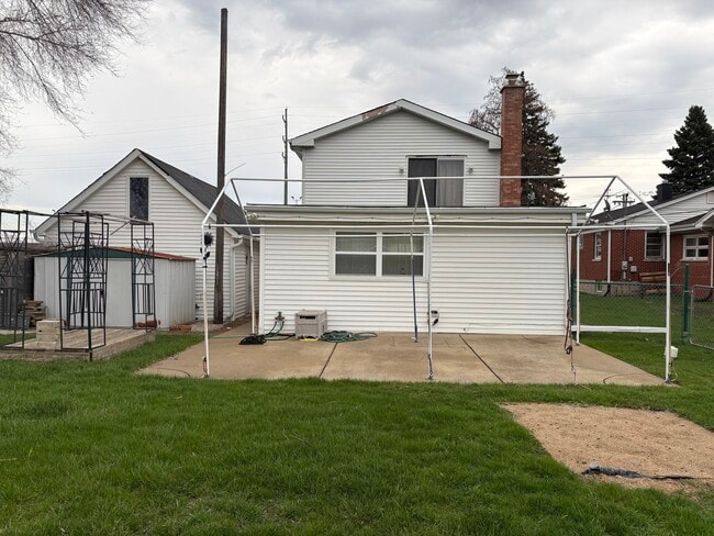 Photo - 980 County Line Rd