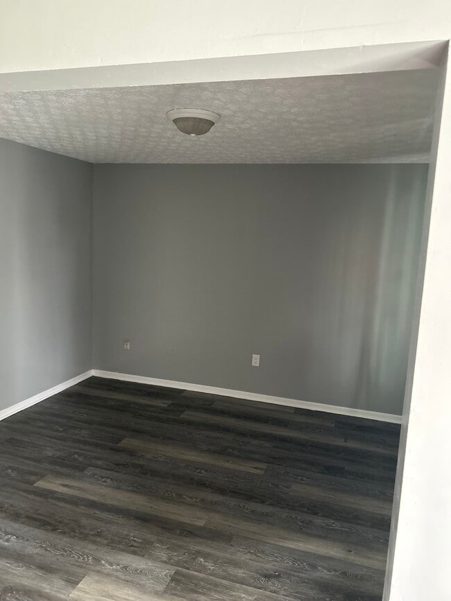 Photo - 2874 Olive St