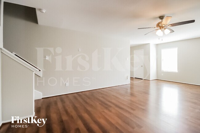 Photo - 1621 Perennial Ln