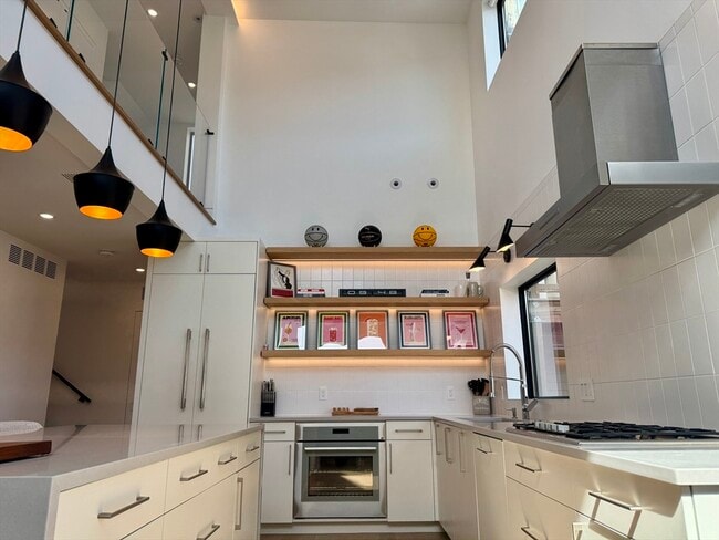 Photo - 22 Parker St