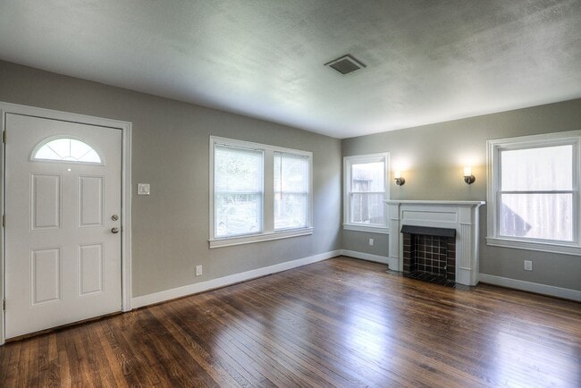 Photo - 926 Dorothy St