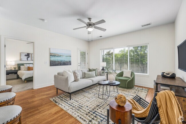 2BR, 2BA - 950SF - Living Room