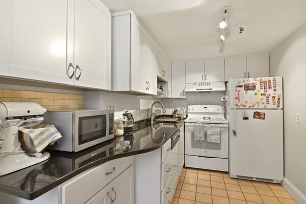 Photo - 242 Beacon St Unidad 1