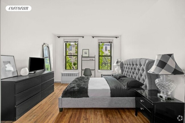 Building Photo - 513 E 5th St Rental
