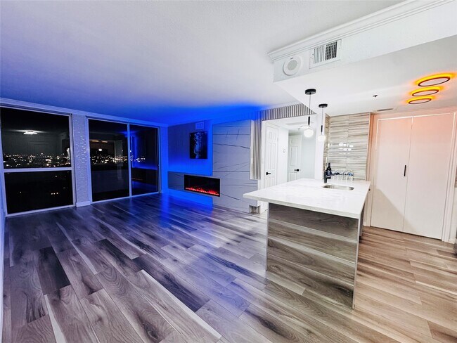 Photo - 3525 Sage Rd Unit 1602