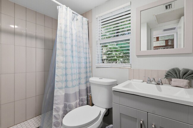 587 Dixie Hwy Unit Apartment