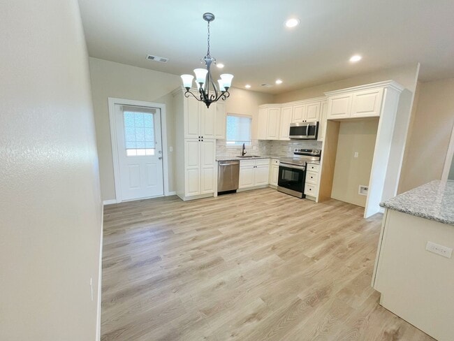 Photo - Beautiful 4 bedroom 2.5 Bath Home quite neighborhood