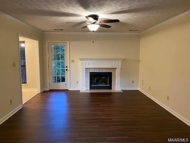 Photo - 146 Guilford Ln
