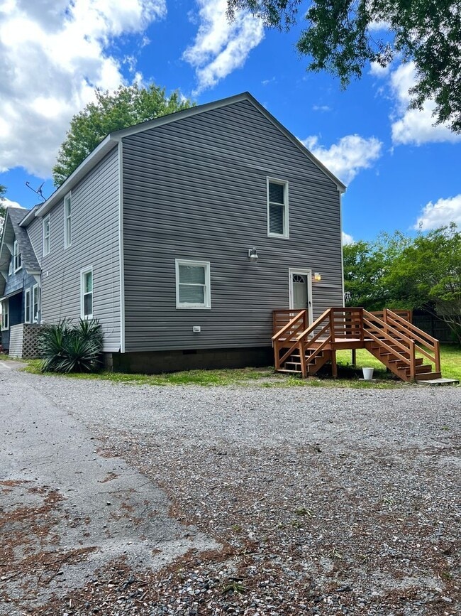 Photo - 913 Hamilton Ave