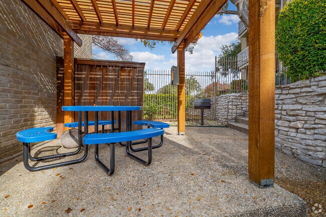 Grill Patio - The Winston Apartments