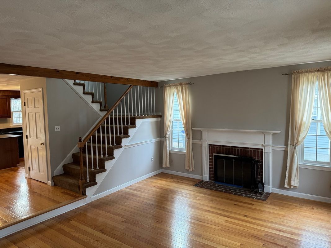 Photo - 887 Wellman Ave