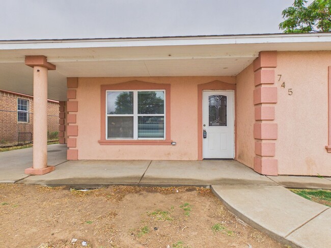 Photo - Nice 3 bedroom Duplex Rental
