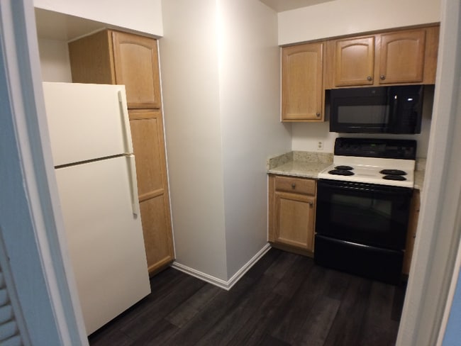 Photo - 626 Newbridge Ct