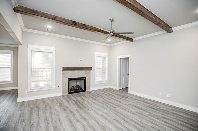 Photo - 1824 Seay Cir