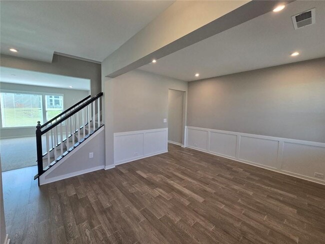 Photo - 121 Linden Ct