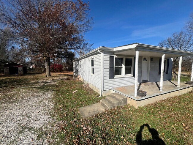 Photo - House for rent in Elizabethtown. 3 bed and 1 bath. Newly renovated!