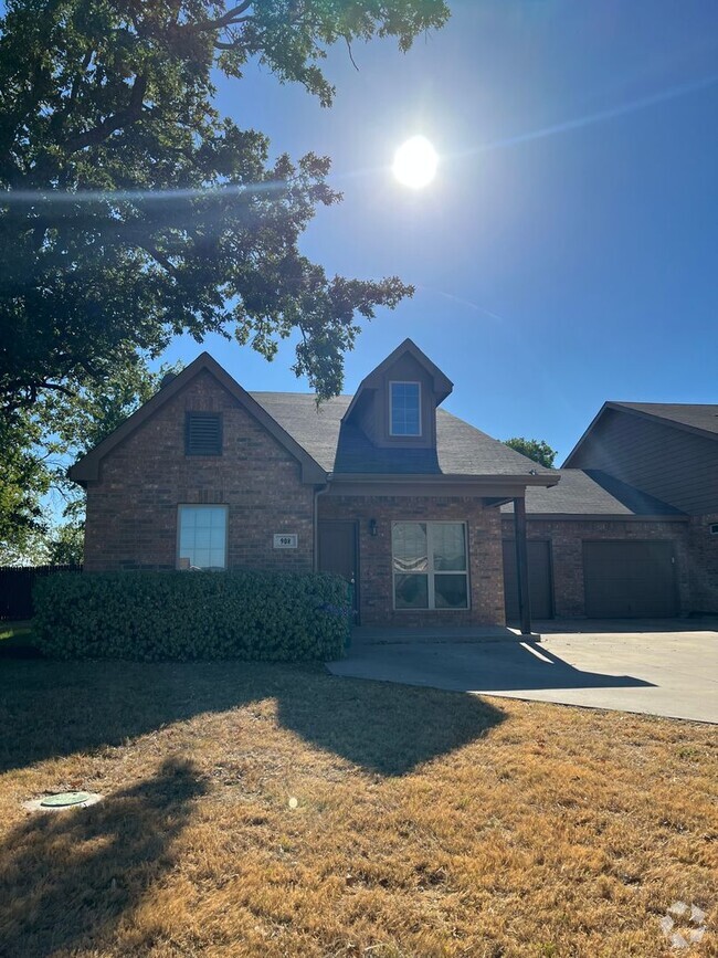 Building Photo - 924 Sun Down, Stephenville, TX 76401 Rental