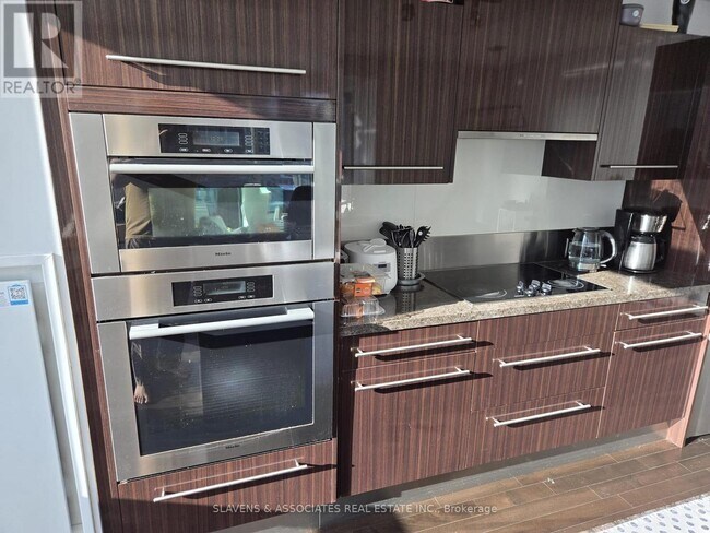 Photo - 80 John St Unit 1712