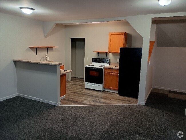 Building Photo - 21 N Main St Unit C Rental