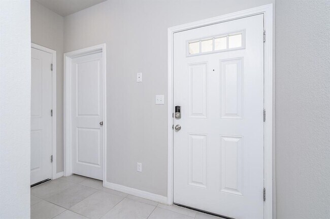 Photo - 113 Outlaw Dr