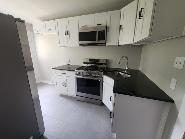 Photo - 469 Norton St Unit 2