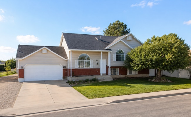 Building Photo - 4-Bed, 3-Bath Lehi Home with Large Backyard and 2-Car Garage
