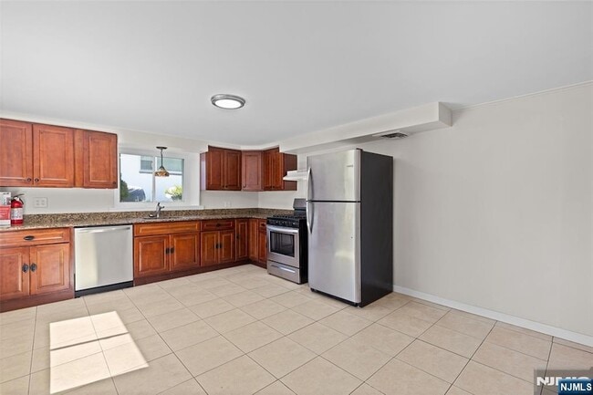 Photo - 154 Ames St
