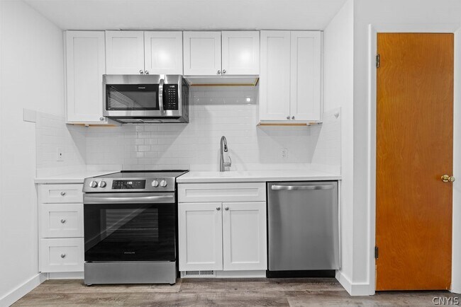 Photo - 330 Draper Ave