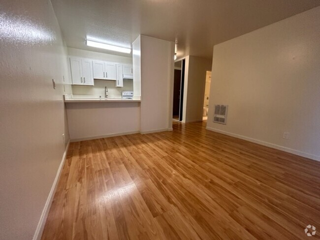 Building Photo - Nice Cozy 1 Bedroom Condo !!! Unit 105