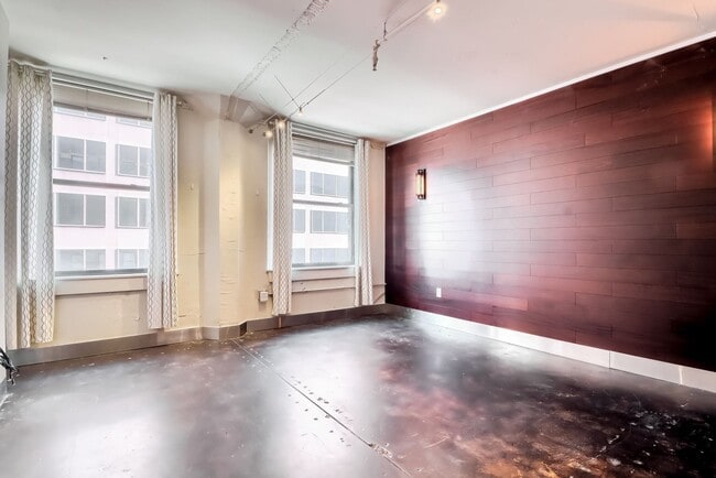 Building Photo - 444 17th St