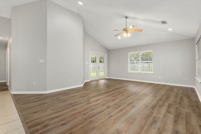 21570 Palmer Ct